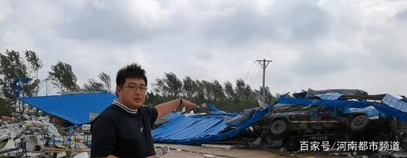 綏化突遭龍卷風襲擊，房蓋在天上飛！村民：我70歲沒見過這事(圖3)