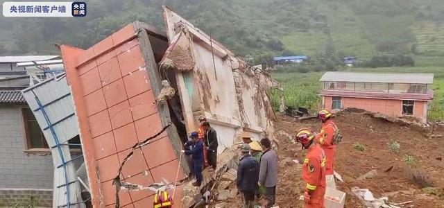 云南臨滄木場鄉(xiāng)突發(fā)山體滑坡5人失聯 已安全疏散61戶農戶